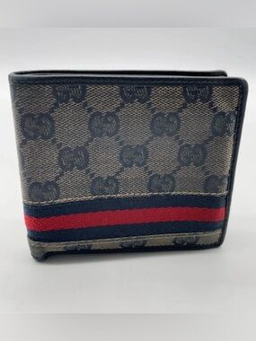 Gucci GG Pattern Sherry Line
Enamel Leather Wallet